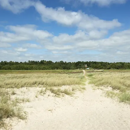 Lottje - 300m From The Sea By Interhome